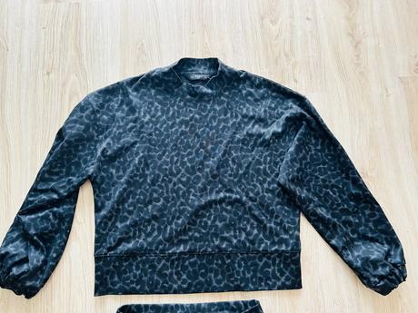 Krásny komplet nohavíc a mikiny značky f&f, f&f,m