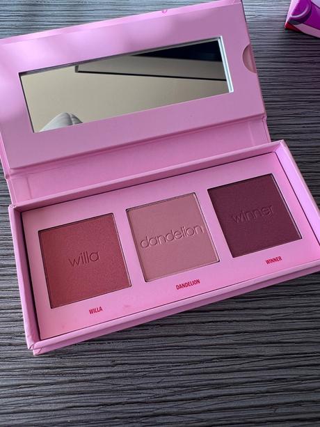 Benefit multifunkčná paletka cheek score, 