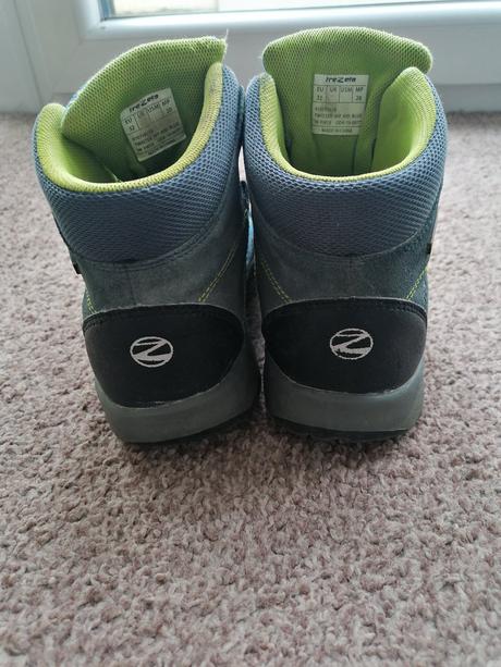 Turistické topánky/tenisky vysoké, 32