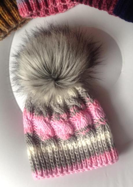 Pletena čiapka s veľkym brmbolcom, 56 - 158