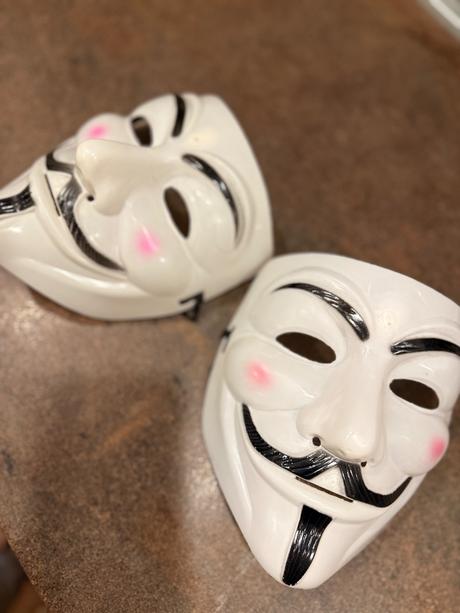 Maska guy fawkes  anonymous  2 ks, 