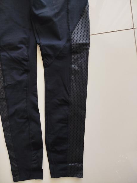 Športové legíny, 140