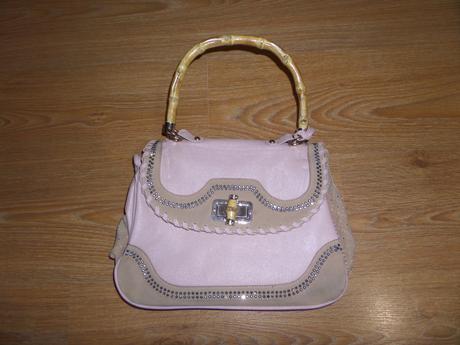 Kabelka s bambusovou rúčkou, 