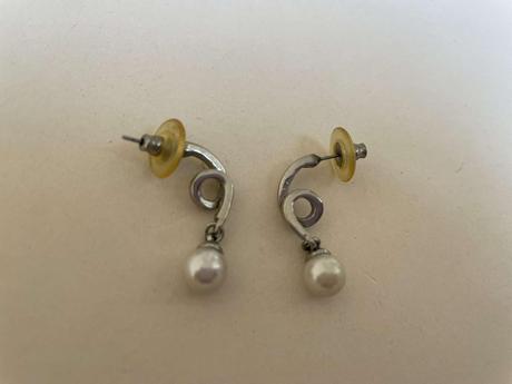 Náušnice s perlou,