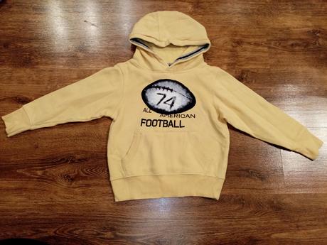 Pár krát oblečená mikina, lupilu,110