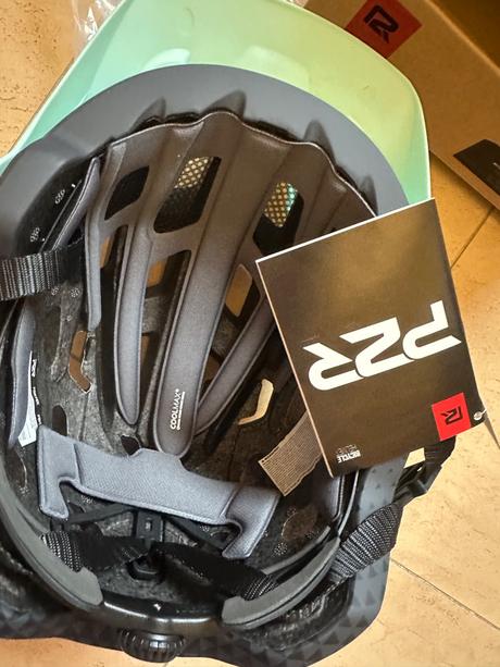 Ciklisticka prilba, m / s