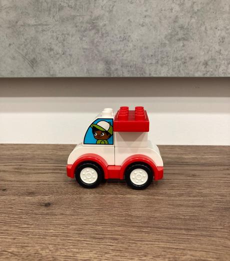 2x lego duplo 10860 pretekárske auto,