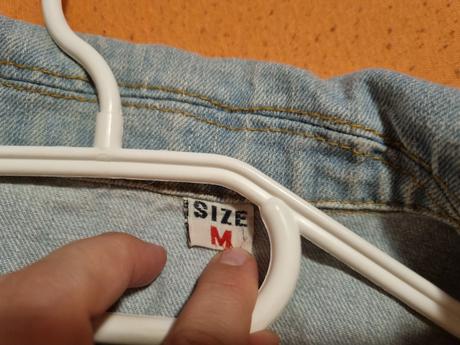 Minimalne nosená riflova bundička, s