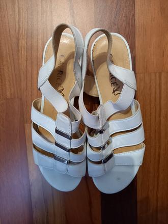 Kožené sandále biele caprice, 38