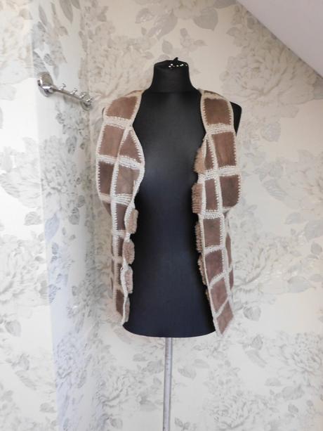 Prava kožušinova vesta, 38