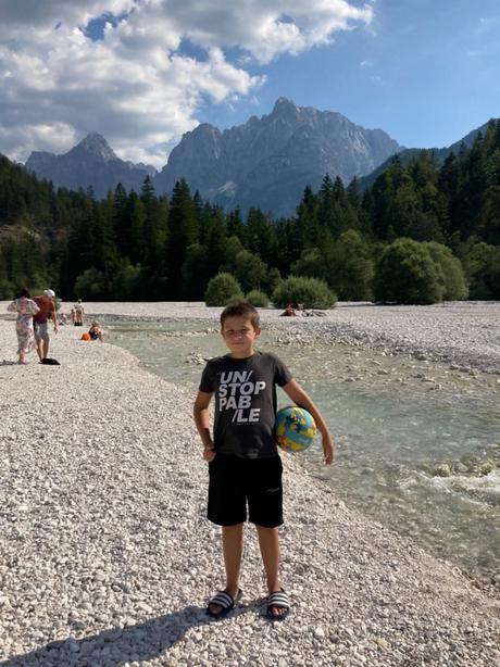 Tričká weekend a nápis, reserved,134