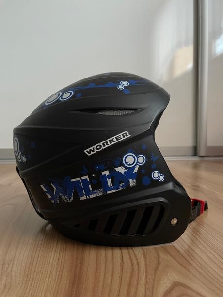 Lyžiarska prilba, s