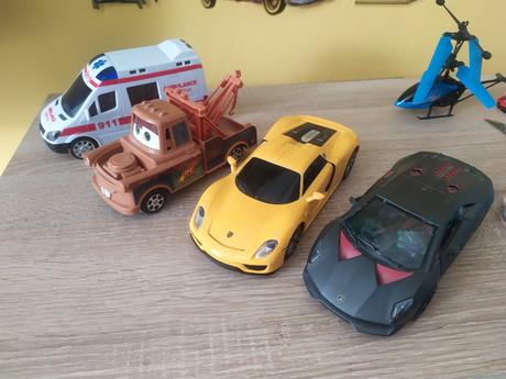 Vozový park- už len sivé a žlté,