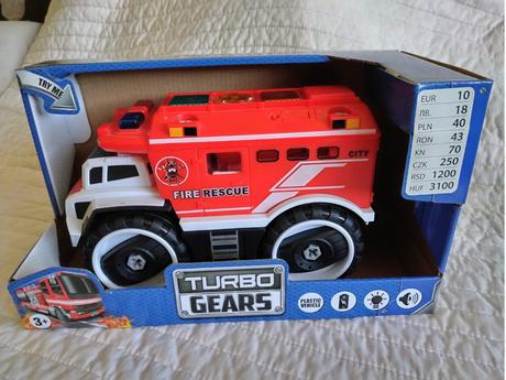 Interaktívne autíčko s možnosťou rozmontovania,