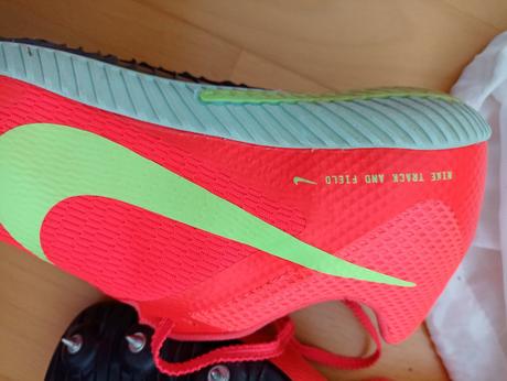 Tretry v. 44, nike,44
