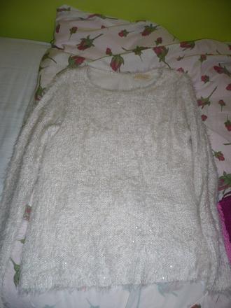 Chlpatý pulover s flitrami, xl