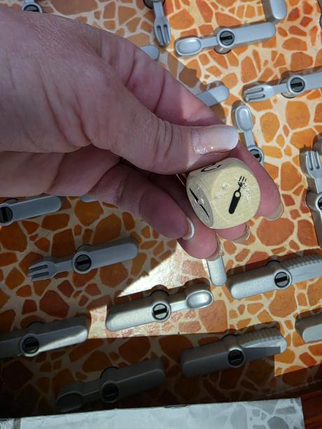 Spolocenska hra la cuceracha,