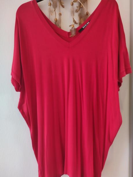 Dámske blúzky , tričká,svetriky rôzne veľkosti.., 