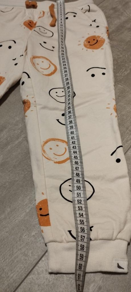 Veľmi teplucke tepláky, 110