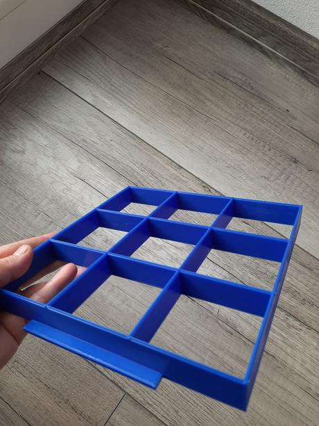 Naznačovač na zákusky, 