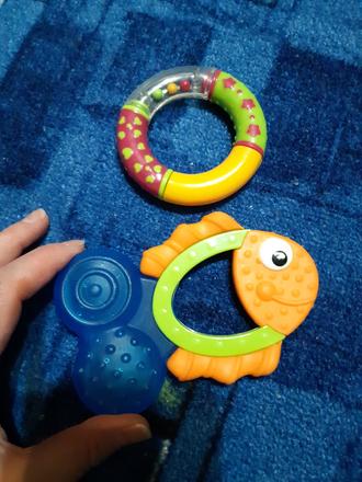 3ks prvé hračky hrkalky a hryzatko, kocka, 