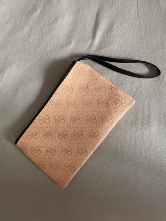 Guess kozmetická tasticka,