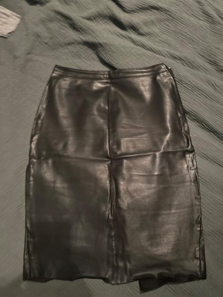 Koženkova sukňa, primark,38