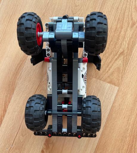 Lego technic monster jam auto a motorka (2v1),