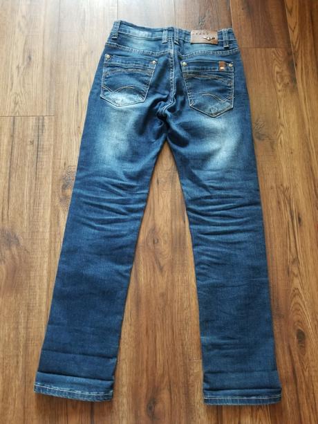 Rifle s darčekom, 152