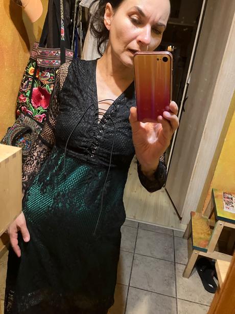 Transparentné šaty, 36