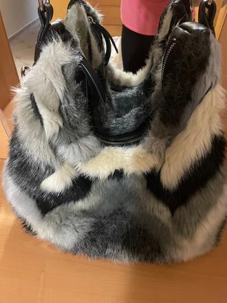 Kožušinková kabelka, 