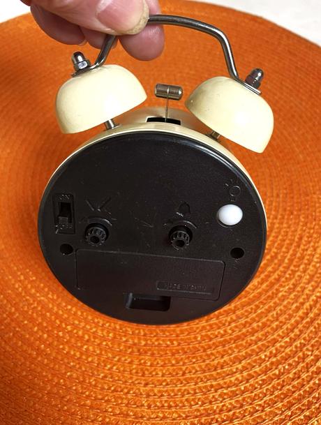 Starožitný budík, 