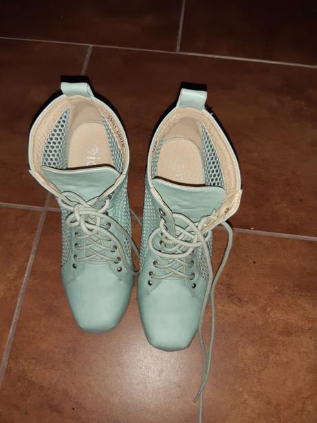 Vysoké členkové čižmičky, 36