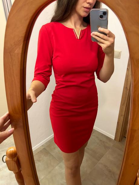 Červené mini šaty, s