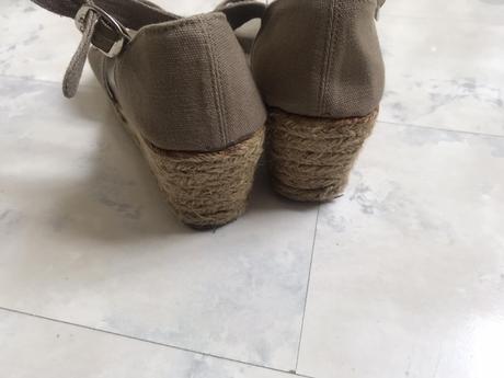 Naturálne sandálky na klíne, 38