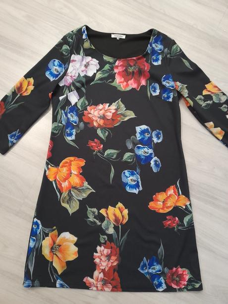 Kvietkované šaty, m