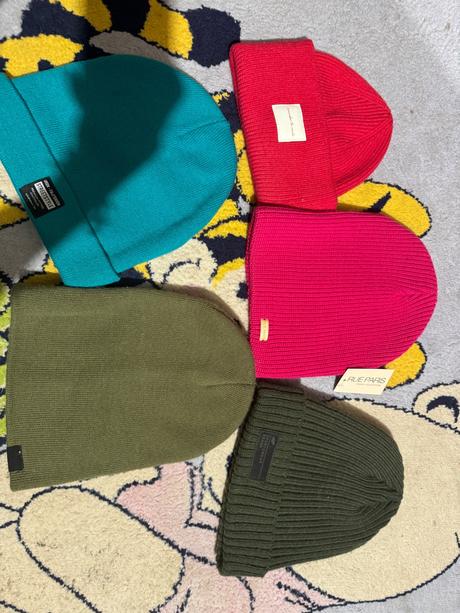 Dievčenské čiapky, s