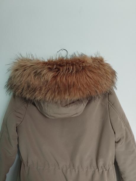 Dámska béžová bunda, s