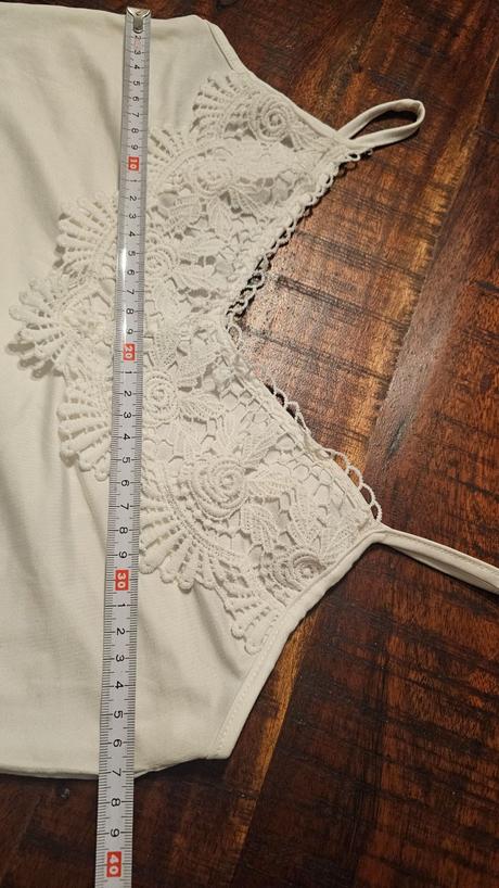 Čipkovaný crop top, s