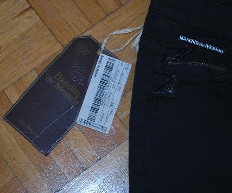 Dámske čierne štýlové džínsy, s