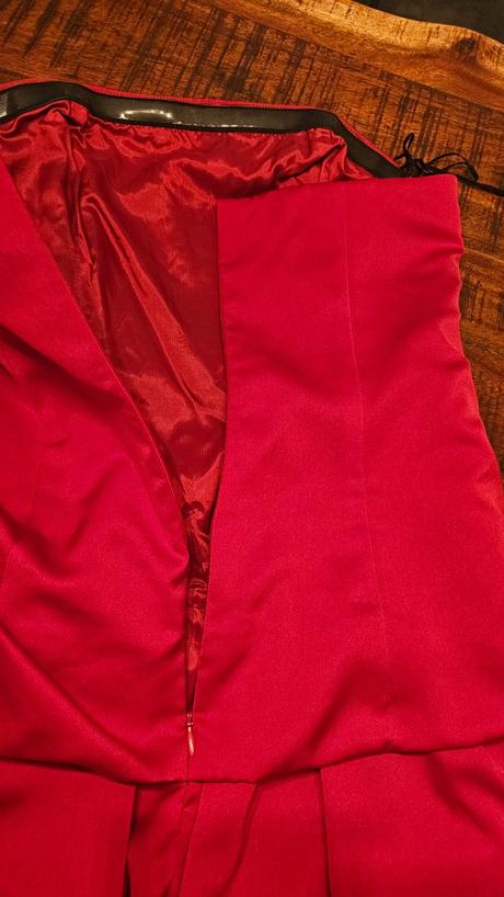 Červené šaty bez ramienok spoločenské, xs