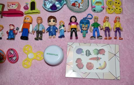 Nábytok figúrky a iné, 