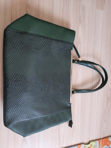 Kabelka tmavozelena nova, carpisa
