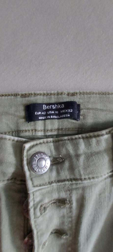 Nohavice veľ. 42, bershka,42