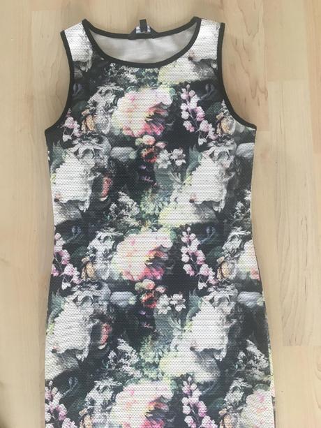 Nadherne puzdrove kvetovane saty, xs