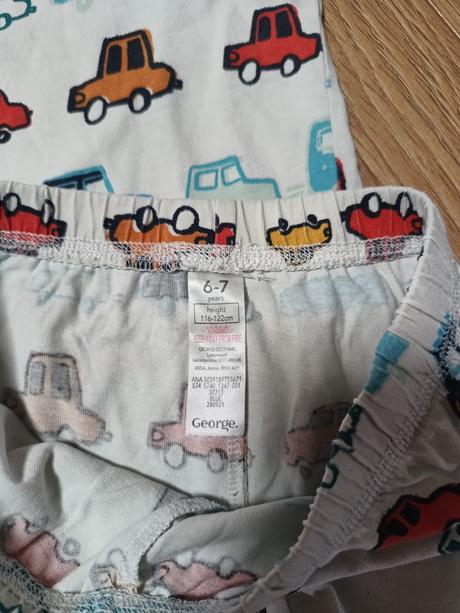 Letné pyžamo 6-7 rokov, george,122
