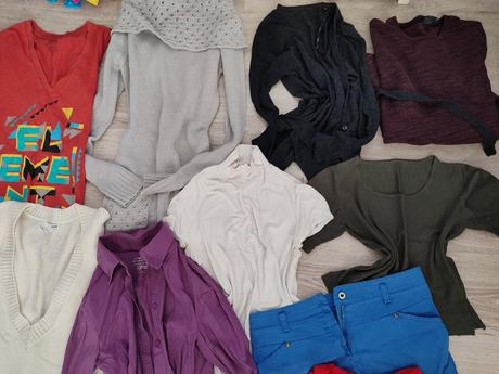 Balík oblečenia s, s