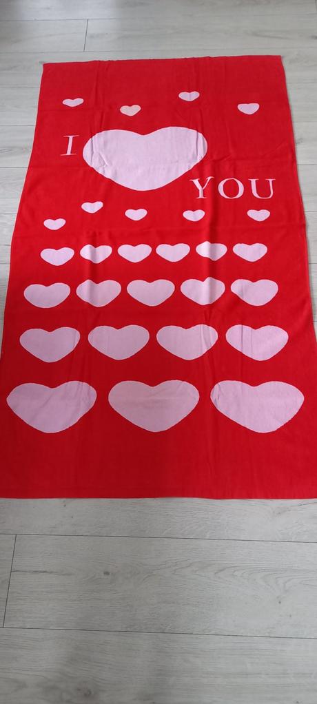 Srdiečkovy červený uterak,