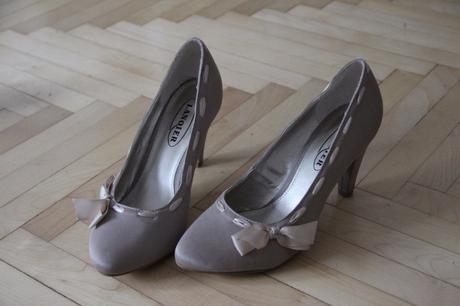 Lodičky s mašličkou, 39