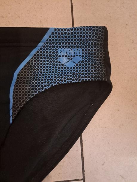 Značkové plavky, 140